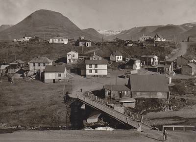 Plássið / niður í stað